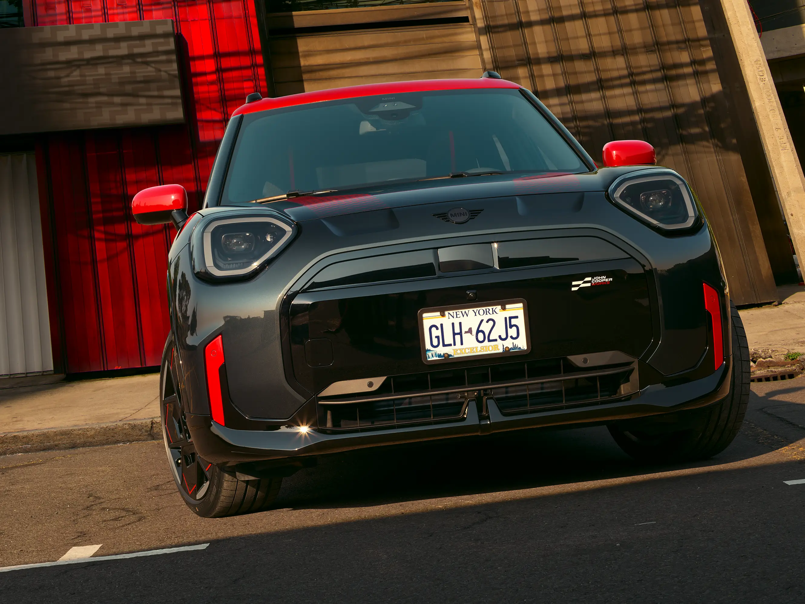 MINI John Cooper Works – J04 JCW widok z przodu